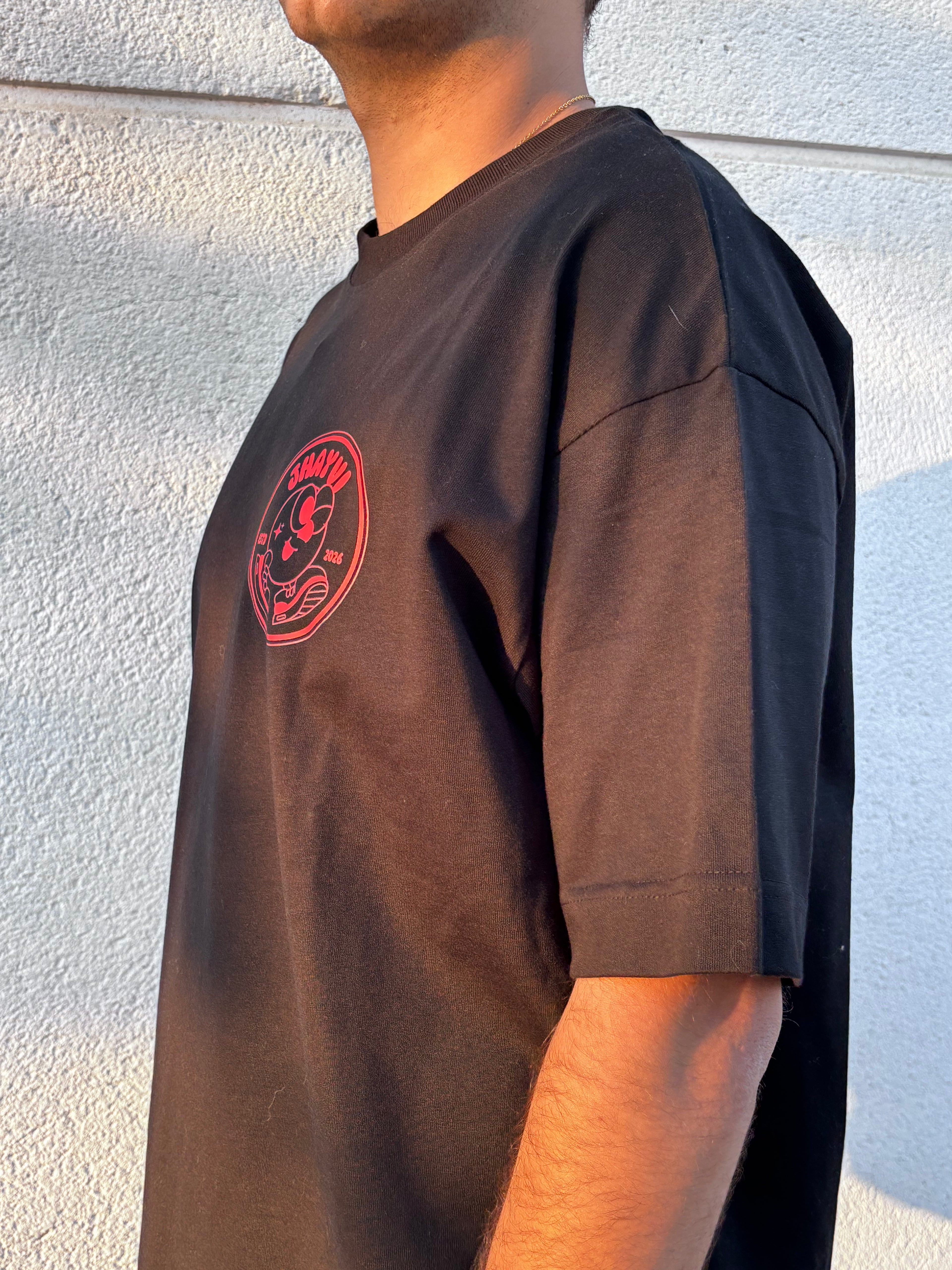 Tee Oversize “Walking Boy Jhayvi”