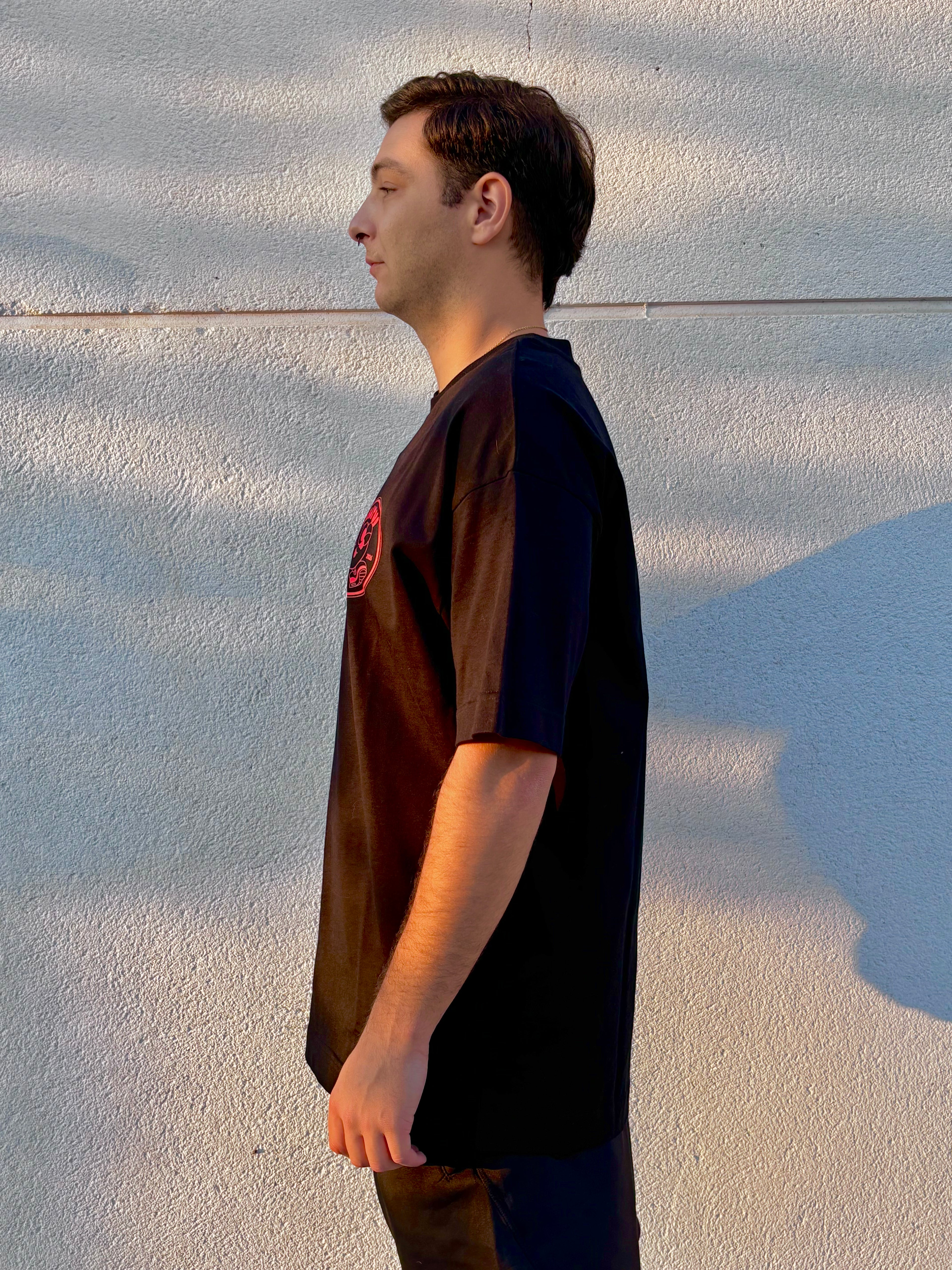 Tee Oversize “Walking Boy Jhayvi”